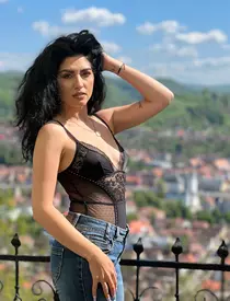 Motivul pentru care Doinița Oancea poartă verighetă și inel de logodnă pe deget: „Am fost cerută și luată de ani buni, căci așa începe povestea...” / EXCLUSIV