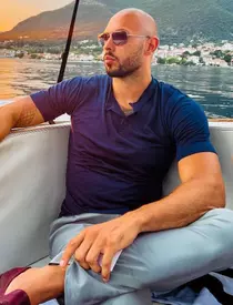 Cum a scăpat un fost model Playboy de Andrew Tate, după ce a chemat-o în vila lui din Pipera: „Dumnezeu m-a salvat”. Bărbatul ar fi amenințat-o