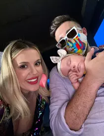Emily Burghelea a născut. Vedeta a adus pe lume un băiețel sănătos: "Te-ai născut ca un înger, repede și ușor, pe cale naturală"
