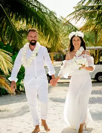 marius-morra-s-a-casatorit-in-maldive-in-cadrul-unei-ceremonii-simple-care-a-avut-loc-pe-plaja