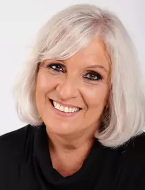 cine-este-carmen-ionescu-din-serialul-lia-