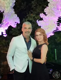 Cine este Monica Davidescu. Soția lui Aurelian Temișan a pierdut o sarcină și a rămas fără mamă la doar 3 ani
