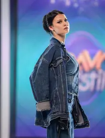 Cine este Constanția de la Bravo, ai stil!, sezonul 8. E studentă la Facultatatea de Arte Plastice