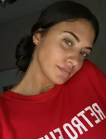 Ce dietă ține Antonia, la 34 de ani: „Nu înseamnă că nu mănânc și dulciuri sau junk food, dar mult mai rar”. Cum o afectează bullying-ul din mediul online / EXCLUSIV