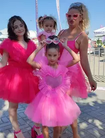 Ce peripeții au avut Sânziana Buruiană și familia ei în vacanța din Grecia: „Inițial, aveam cazare pe o altă insulă, unde izbucnise incendiu și totul era în fum” / EXLCUSIV
