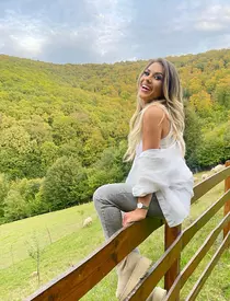 Cum se descurcă Amna ca mamă singură, la 4 ani de la divorțul de tatăl fiului ei: „David a crescut mult, este în clasa a treia. Nu cred că reușesc să...” / EXCLUSIV