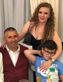 marcela fota si fiul ei