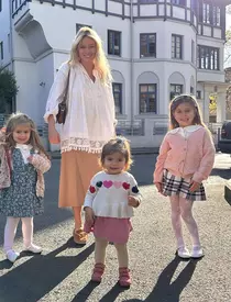 Cum se menține Laura Cosoi în formă, după ce a devenit mamă: „Viața cu trei fete este bogată. Ultima masă este pe la ora...”. Arată senzațional la 41 de ani / EXCLUSIV