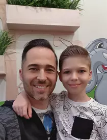 Dinu Maxer a împlinit 50 de ani și a sărbătorit în Dubai, alături de fiul său și iubită. Ce dorință a avut de ziua lui de naștere: „Pare un clișeu, dar să știi că…” / EXCLUSIV