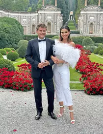 Cum mențin Alina Pușcaș și soțul ei pasiunea în cuplu: „Ne facem timp doar pentru noi doi. Câteva ore închiși în dormitor…”. Detalii despre nunta lor și rochia de mireasă / EXCLUSIV