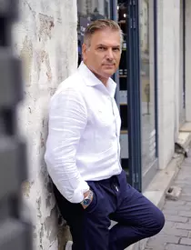 Cum se înțelege Mircea Radu cu soția lui și de ce s-a însurat la 44 de ani: „O căsnicie e ca navigarea pe un ocean. Nu e nimic lin, sunt tot felul de probleme…” / EXCLUSIV