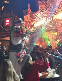 Ce cadouri inedite a primit Fuego de la fanii lui, la concerte, și de ce îl sună mama lui în fiecare seară, după spectacole: ”Mă întreabă dacă gâtul mai...” / EXCLUSIV