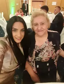 Fiica regretatei Gabi Luncă organizează un spectacol in memoriam: „Lumea se va aștepta ca eu să cânt o melodie de-a mamei, dar…”. Rebeca Onoriu s-a operat de urgență, după ce a fost la un pas de paralizie / EXCLUSIV