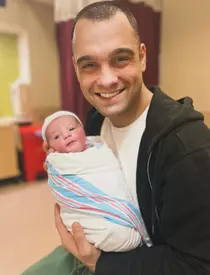 George Piștereanu a devenit tatăl unei fetițe: "V-o prezentăm pe Vivienne Elle..". Imagini adorabile cu bebelușul
