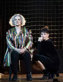 Marina Mălâia, regizor la Teatrul de Comedie, a murit, la doar 37 de ani. Ce mesaje dureroase au transmis Dorina Chiriac și Maia Morgenstern: „Răvășitor de nedreaptă suferință, om tânăr, frumos"
