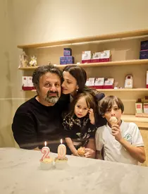 Cum au sărbătorit Dana Rogoz și regizorul Radu Dragomir 20 de ani de relație: „Noroc că oamenii sunt săritori în astfel de situații și ne-au ajutat, real impresionați de așa o aniversare”