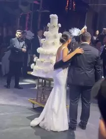 Enzo de la Chefi la cuțite s-a căsătorit religios cu Cristina Ene. Primele imagini de la nuntă: "Au fost multe sentimente ciudate, dar..."/ Cătălin Botezatu, Raluca Bădulescu, Deea Maxer și Cătălin Cazacu, printre invitați
