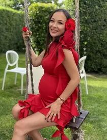 Vlăduța Lupău, sedință foto incendiară înainte de nașterea celui de-al doilea copil: „Probabil ultimele poze cu burtică din viața asta…” Ce mesaj i-a transmis Adelina Pestrițu