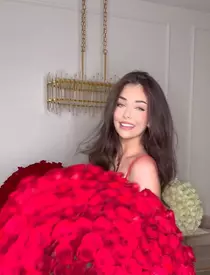Andreea Bostănică, criticată de fani după ce a fost prinsă că-și editează pozele. Imaginea cu care a gafat pe Instagram: „Zici că e o gonflabilă. Atâta poate…”