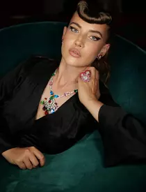 Iulia Albu îi răspunde lui Mihai Albu, fostul ei soț, după ce aceasta a acuzat-o că nu îl lasă să petreacă mai mult timp cu Mikaela, fiica lor: „Mihai este o persoană care are nevoie de ajutor"