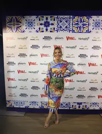 Andreea Ibacka, apariție ravisantă la VIVA! Influencers Party 2024. A purtat o rochie deosebită, cu un peisaj din Italia