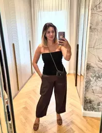 Ela Crăciun, imagini din noua ei casă. Vila este conectată la telefon, are sală de fitness, studio foto și video: „Ne-am dorit-o atât de mult. Aici vor veni nepoții mei și…”