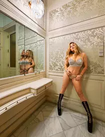 Loredana și Iulia Vântur au purtat ținute extrem de sexy, pe scenă, la Sala Palatului. Cum s-au îmbrăcat și ce piesă celebră au interpretat împreună / EXCLUSIV