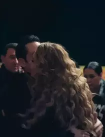 Iulia Vântur și Ștefan Bănică, întâlnire emoționantă la 11 ani de când au prezentat „Dansez pentru tine”. S-au pupat și s-au îmbrățișat la concertul Loredanei, în culise