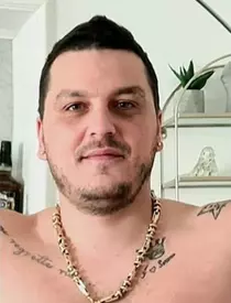 Makaveli, TikTok-erul care a folosit un limbaj grosolan la adresa soției lui Mihai Gâdea, a fost amendat de Poliție / L-a susținut pe Georgescu în campania electorală
