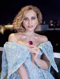 Iulia Vantur (1)