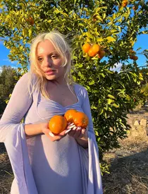 Alexandra Stan, taxată după ce a oprit pe autostradă ca să se machieze. A filmat și a postat pe TikTok: „E periculos pe banda de urgență"
