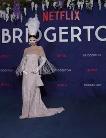 Adelina Pestrițu la balul bridgerton0