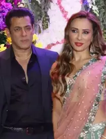 IULIA VANTUR-17.12.253946