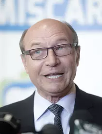 colaj-foto-cu-traian-basescu-si-ion-iliescu-1