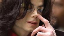De ce purta Michael Jackson plasturi pe nas. Adevărul a fost dezvăluit chiar de fostul său bodyguard: „Era preferata lui”