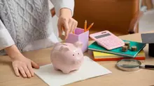 De ce două salarii nu mai ajung pentru o familie în România. Ce s-a schimbat față de vremurile părinților noștri