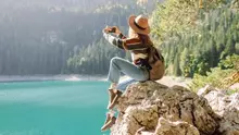 A vrut să facă o fotografie spectaculoasă, dar a sfârșit tragic. Turistă de 36 de ani, căzută 300 de metri în Italia