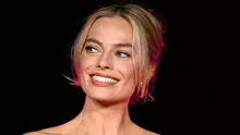 Margot Robbie a purtat unul dintre colierele iconice ale faimoasei Elizabeth Taylor la premiera filmului „La Răscruce de Vânturi” din Los Angeles. Cum arată bijuteria