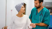 Pacientă cu cancer din România cumpără din Germania medicamentele care-i salvează viața: „Plătim 256 de euro pe fiolă”
