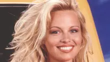 Pamela Anderson a împlinit 59 de ani și își amintește despre episoadele de violență domestică și întâlnirea controversată cu Vladimir Putin