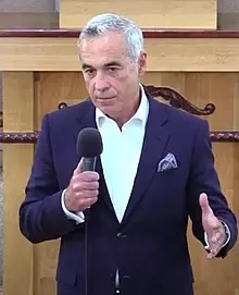 Călin_Georgescu,_discurs_Biserica_Penticostală_Jebel.jpg