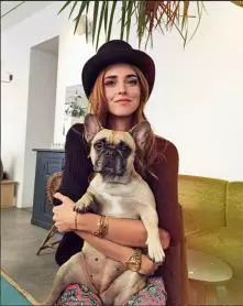 Chiara și cățelușa sa, Matilda.