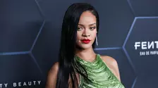 Rihanna, reacție hilară la o fotografie "nefericită" cu ea, care a devenit virală pe rețelele sociale