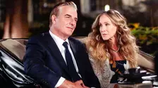 Chris Noth o critică dur pe colega sa din Sex and the City, Sarah Jessica Parker, într-o postare controversată. Ce a declarat actorul