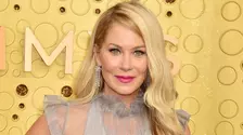 Christina Applegate, confesiuni dureroase despre starea ei de sănătate. Actrița este aproape imobilizată la pat în urma luptei dureroase cu scleroza multiplă
