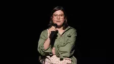 Regizoarea Irisz Kovacs experimentează continuu în teatru: "Nu merită pentru un chicot al unui spectator să atingi demnitatea unor grupuri"