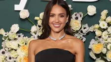 Mai fericită ca oricând! Jessica Alba a dezvăluit imagini romantice alături de partenerul ei, Danny Ramirez