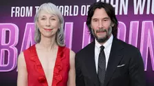 Keanu Reeves, apariție rară alături de iubita sa, Alexandra Grant. Cum au fost surprinși cei doi pe covorul roșu
