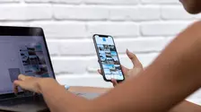 Transformă-ți rutina de lucru: workflow simplu ca să editezi mai repede postările, fie că ești acasă sau pe drum