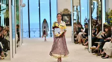 Chanel Cruise 2027: Matthieu Blazy revine la originile casei în Biarritz